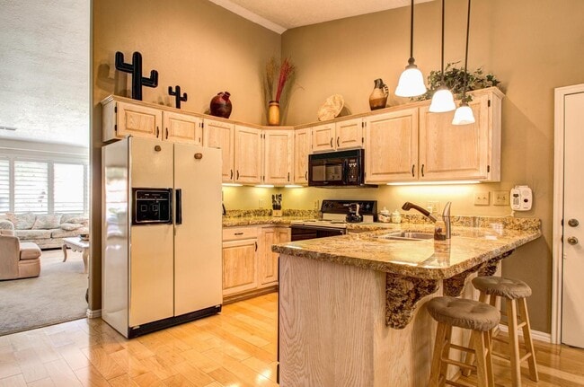 Building Photo - 525 Ridgeview Dr