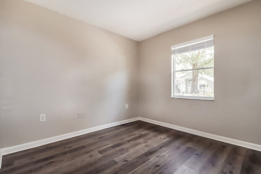 Building Photo - 8047 Hathaway Dr