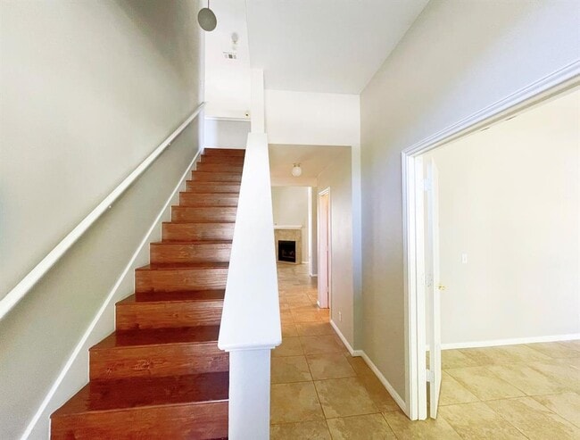 Building Photo - 104 Cattail Cove