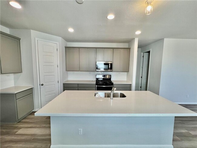 Building Photo - 161 Fluttermill Loop