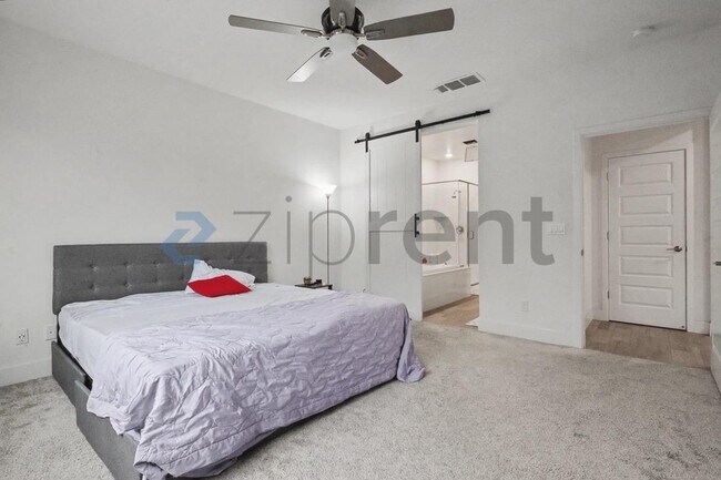 Building Photo - 12743 Blueblanc Way