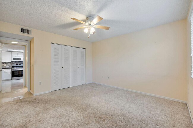 Building Photo - 5011 Wiles Rd