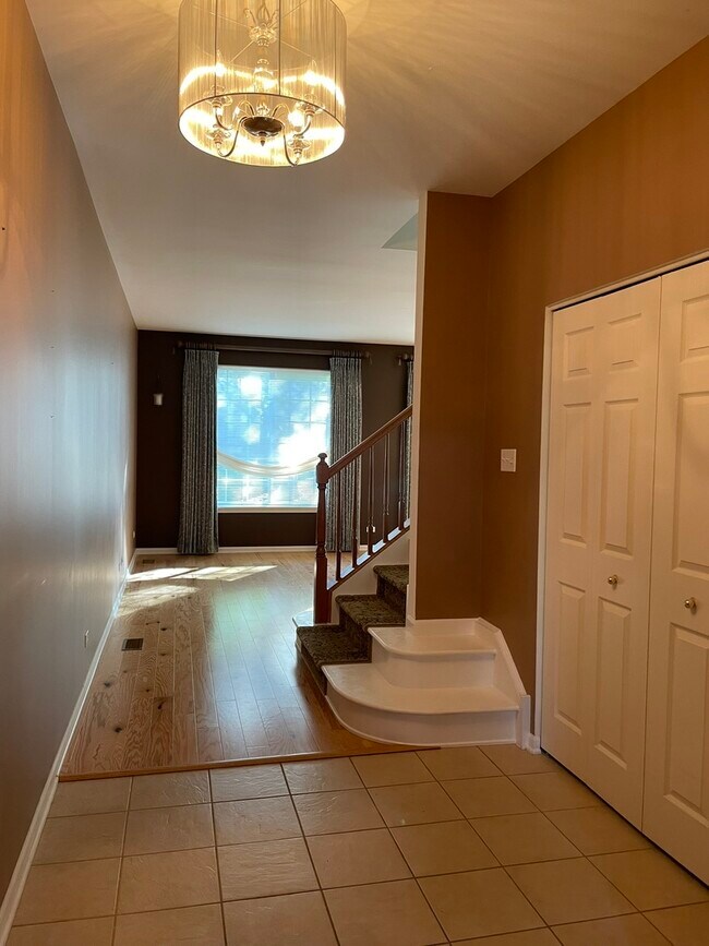 Building Photo - 5611 Wildspring Dr