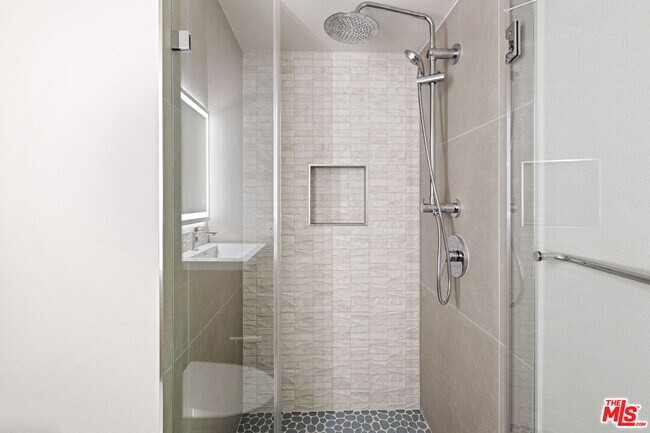 Building Photo - 1044 20th St