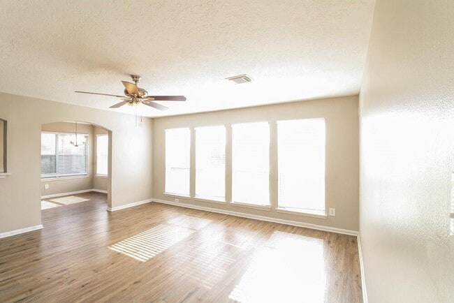 Building Photo - 304 Cedar Branch Dr