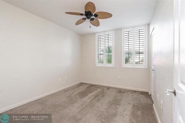 Building Photo - 610 W Las Olas Blvd