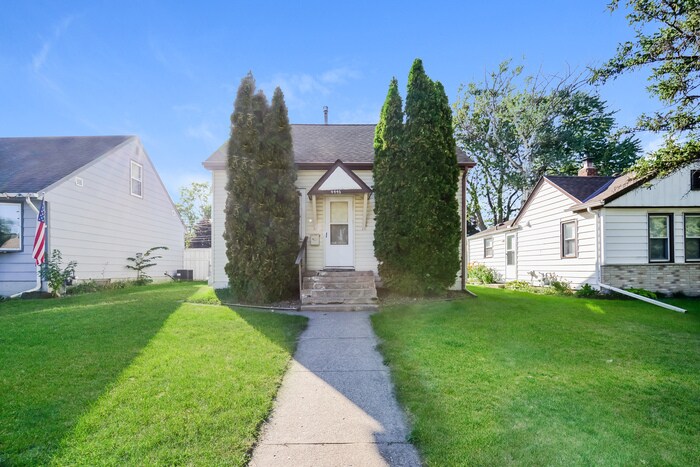 Primary Photo - 4446 Madison St NE
