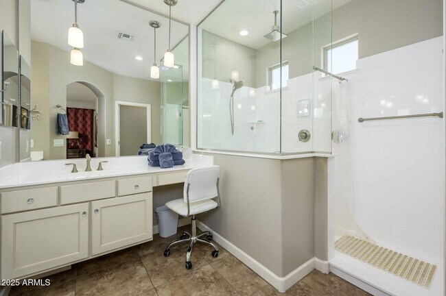 Building Photo - 6608 W Saguaro Park Ln