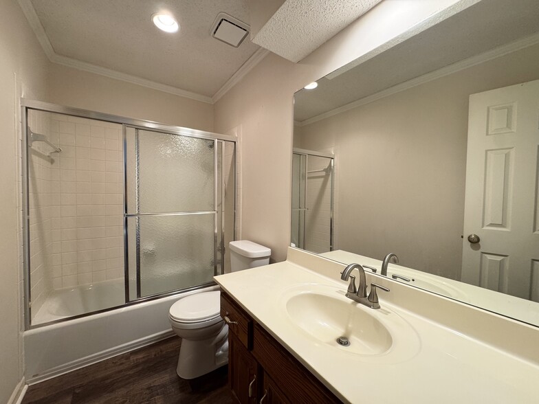 Building Photo - 5308 NW 85th St
