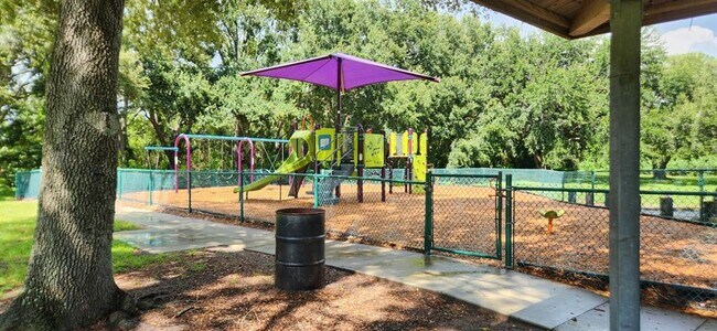 Building Photo - 1802 Durkee Pl