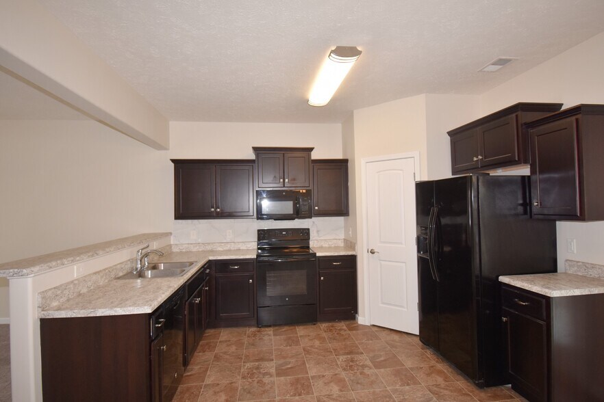 Building Photo - 5335 Tony Lama Ln