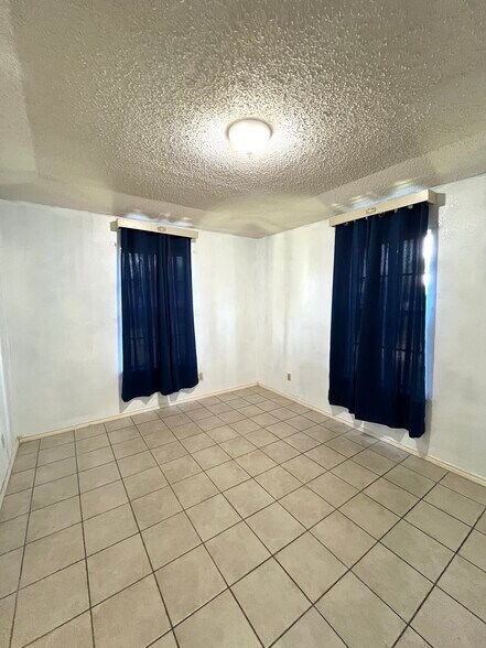 Building Photo - 510 Ferree St