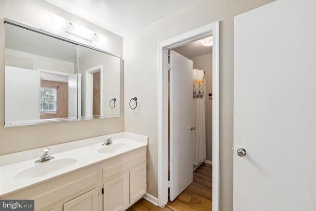 Building Photo - 16250 Taconic Cir