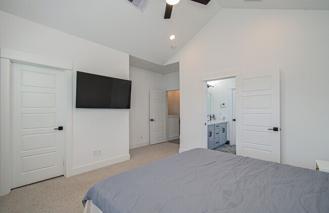 Building Photo - 8325 Springwood Crk Ln