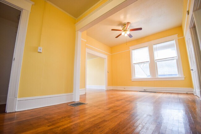 Building Photo - CLE-4637