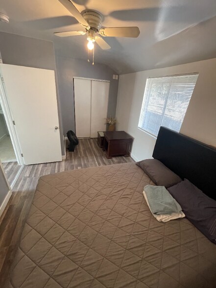 Building Photo - 2115 N Raymond Ave