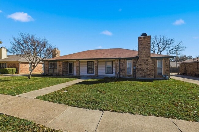 Building Photo - Half of Duplex Ready for New Tenants- 2 Bed, 2 Bath- North Richland Hills- Birdville ISD- 76180