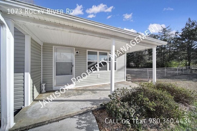 Building Photo - 1073 Rocky River Rd