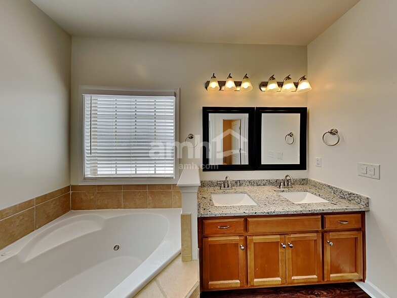 Building Photo - 410 Nathan St