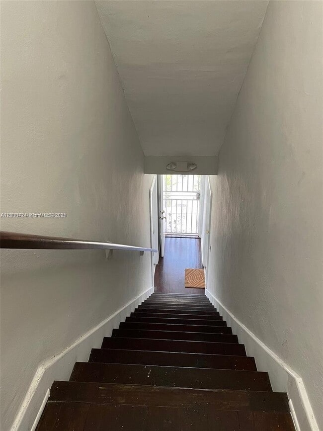 Building Photo - 3364 SW 2nd St