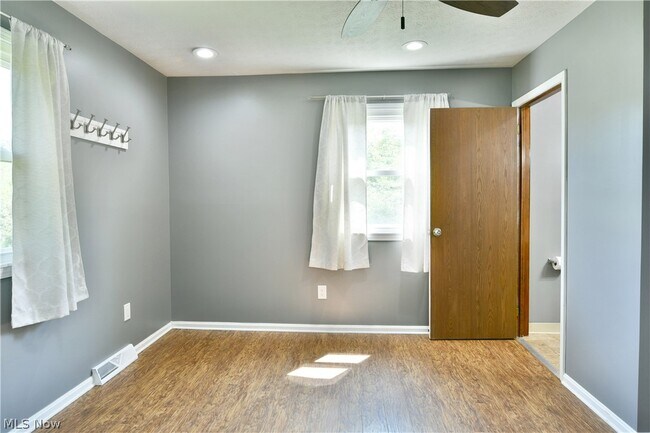 Building Photo - 5794 Merwin Chase Rd