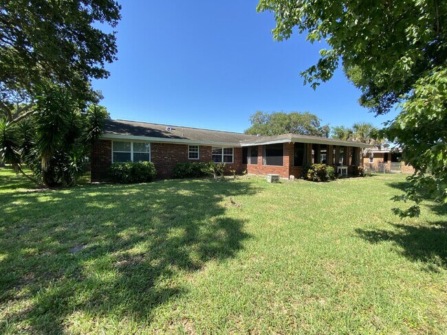 Building Photo - 2668 Bernice Ct