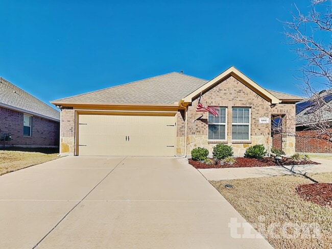 Building Photo - 604 Calm Springs Dr