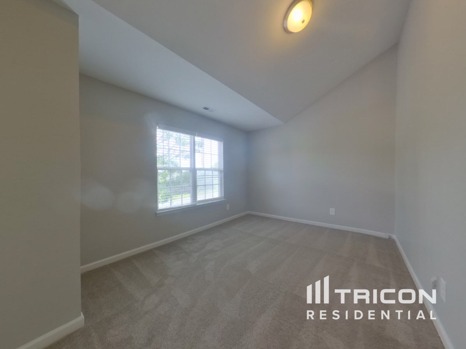 Building Photo - 7838 Montbrook Dr