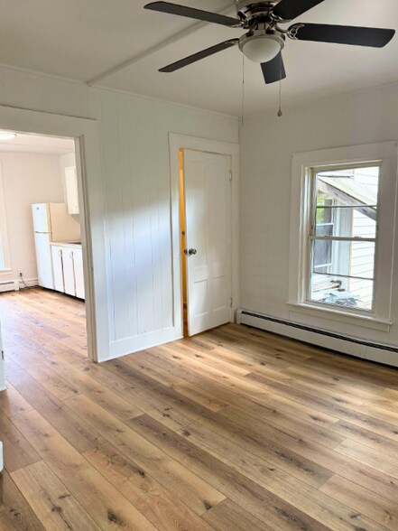 Building Photo - 14 Willow St