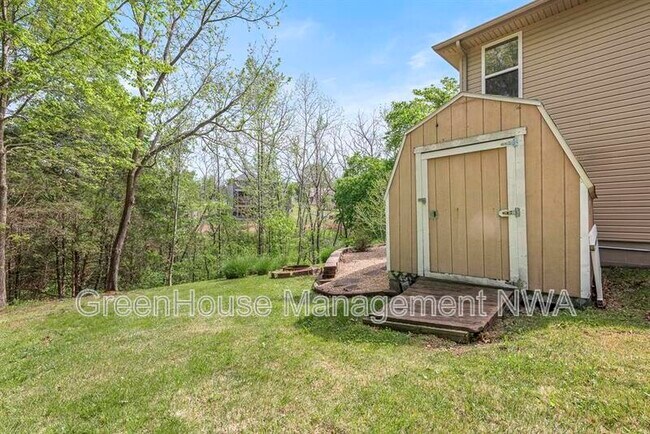 Building Photo - 28 Latshaw Dr