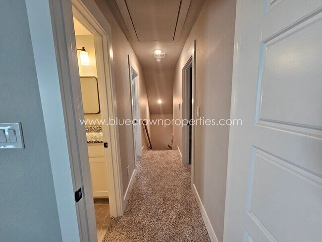 Building Photo - 1800 Aleia Cv