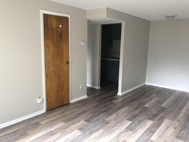 Building Photo - 2210 Montclair Avenue #103