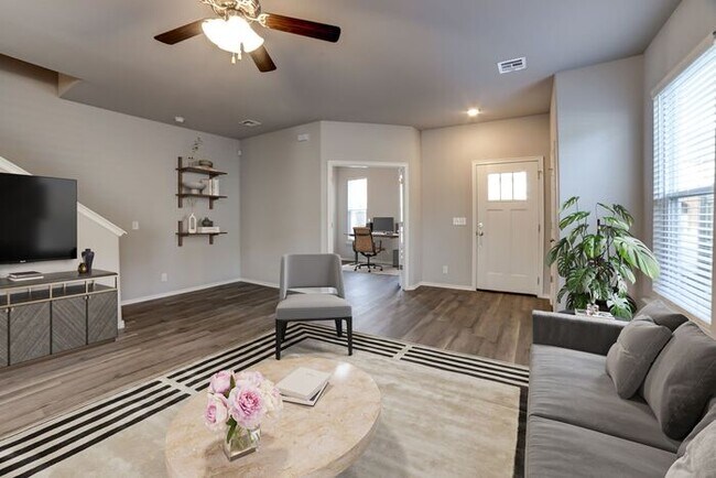 Building Photo - Brand New Luxury 4/2.5 Townhomes