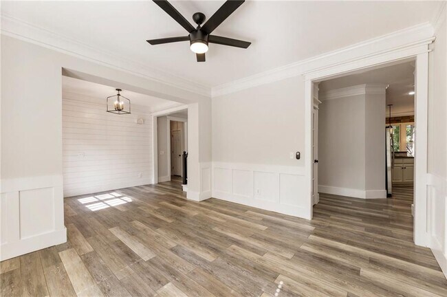 Building Photo - 330 Summerlin Dr
