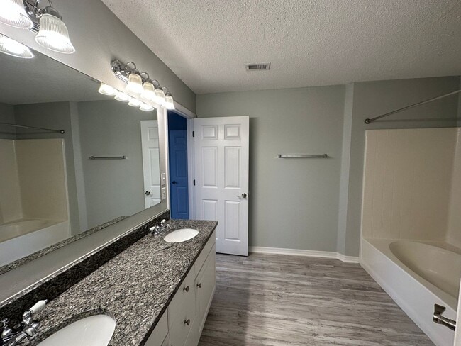 Building Photo - Adorable Home For Rent