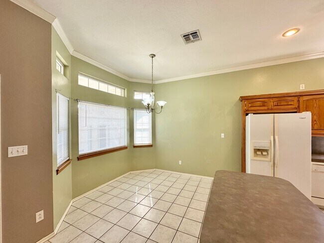Building Photo - 6818 SW Drakestone Blvd