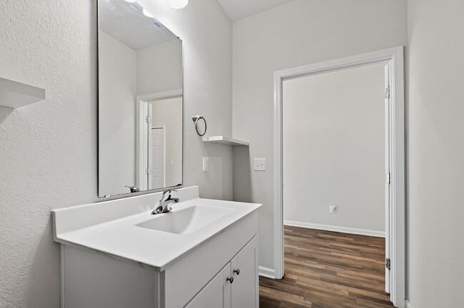 Building Photo - 4 Bedroom Ranch in Creedmoor!