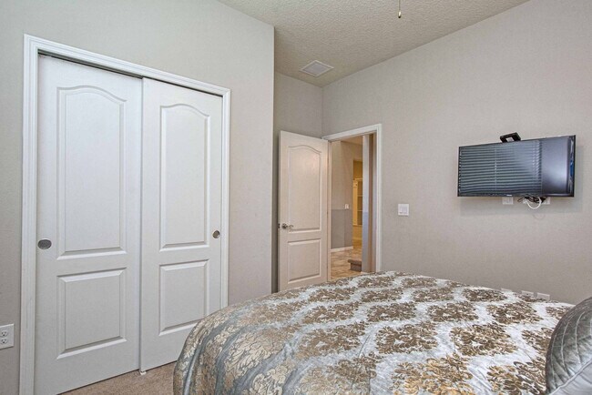 Building Photo - 2117 Malta Terrace