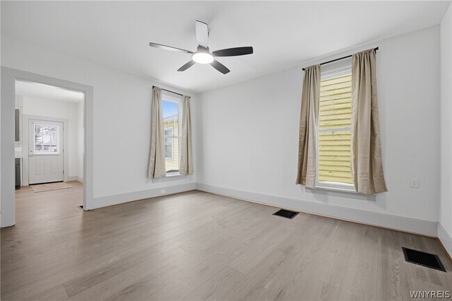 Building Photo - 444 W Ferry St