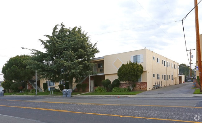 Primary Photo - 935 Pomeroy Ave