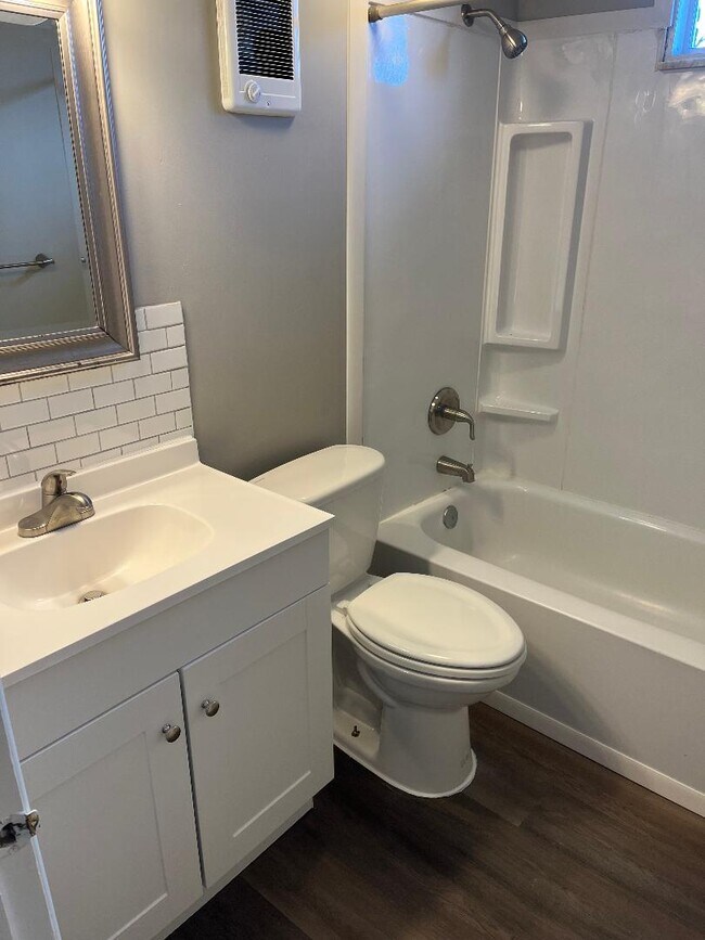 Building Photo - 1516 Avery St