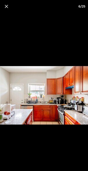 Building Photo - 1728 S 18th St