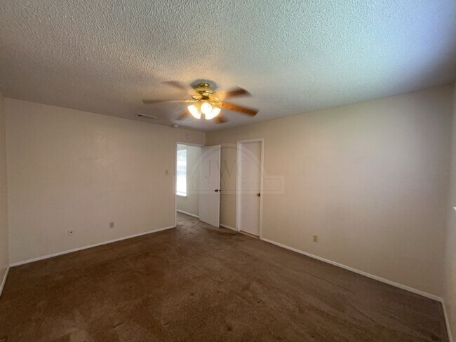 Building Photo - 1510 Rose Ave
