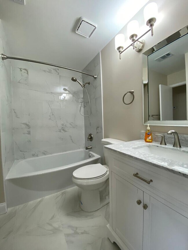 Building Photo - 94 Quince Ct