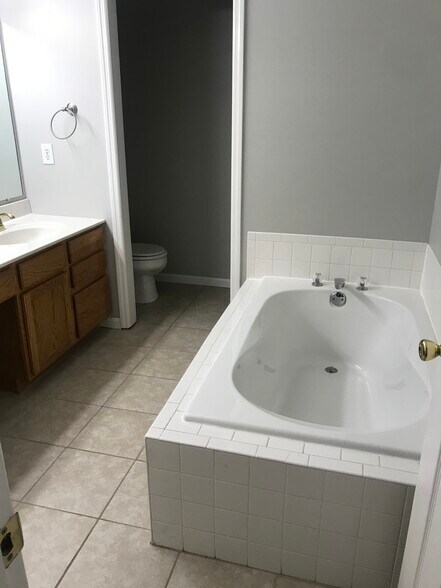 Building Photo - 5378 Harbourwatch Way