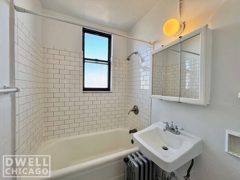 Building Photo - 2779 N Milwaukee Ave