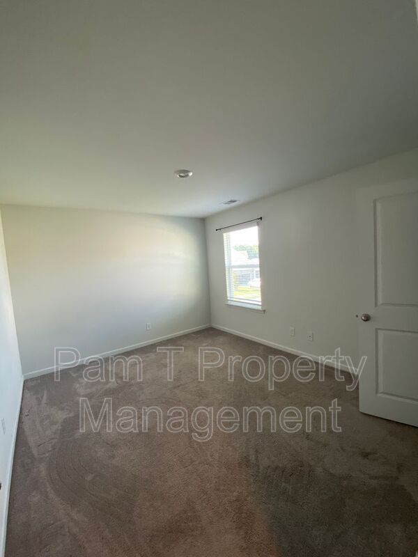 Building Photo - 124 Troupe Dr