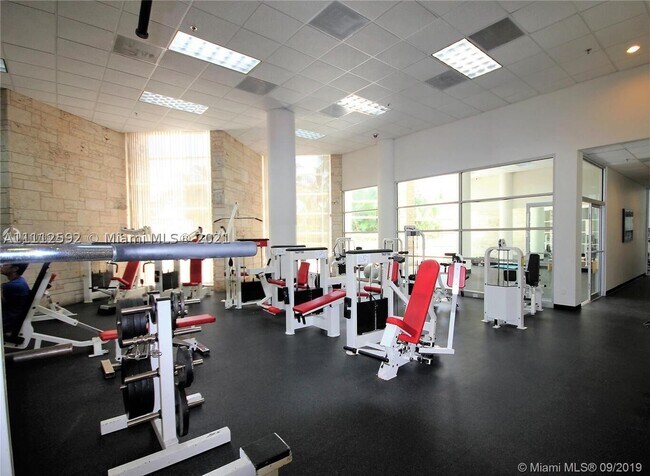 Building Photo - 5161 Collins Ave