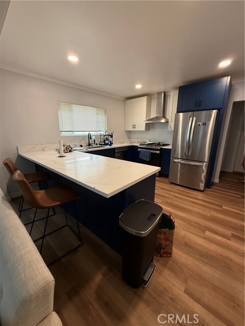Building Photo - 851 W 40th Pl
