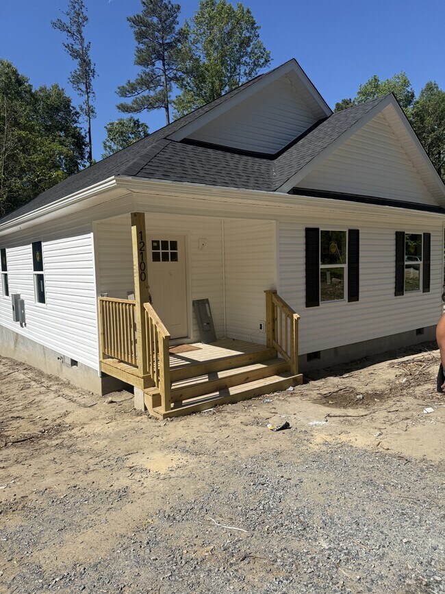 Building Photo - 12100 Norway Rd